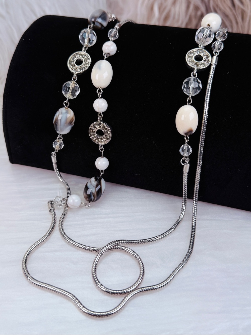 Gorgeous Silvertone weighted multi material, reflective bling, LOFT necklace